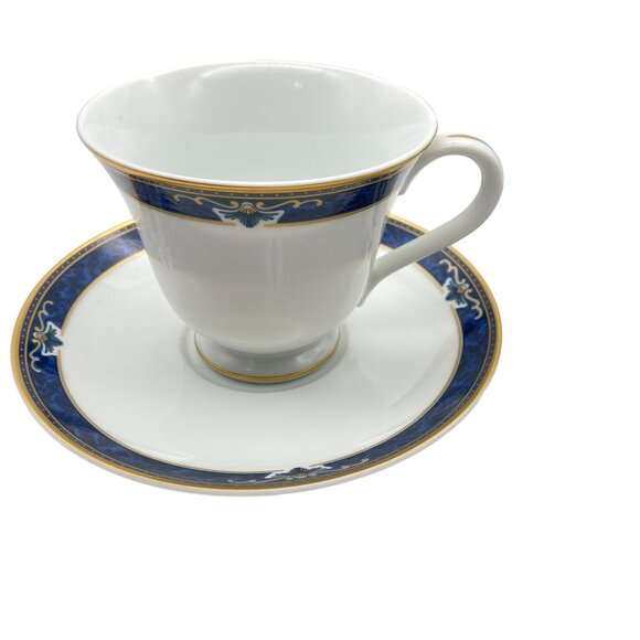 Wedgwood Embassy Collection Chadwick footed tea cup and saucer set of 3 - Picture 2 of 8